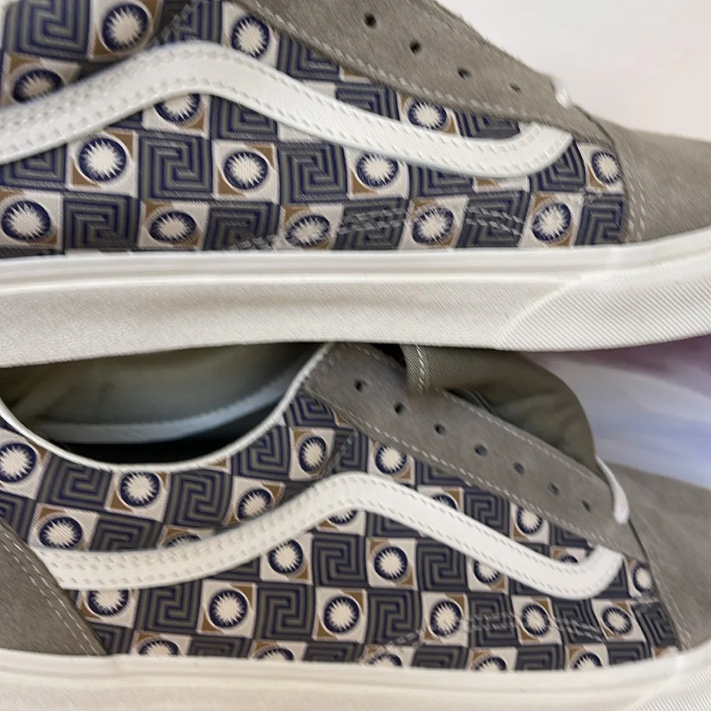 Vans WMNS Old Skool
Geo Trek Olive
VN0007NTOLV
Sneakers - Picture 15 of 16